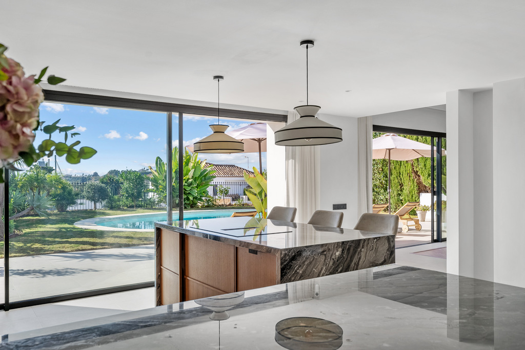 Marbella Scandinavian villa photograph 12