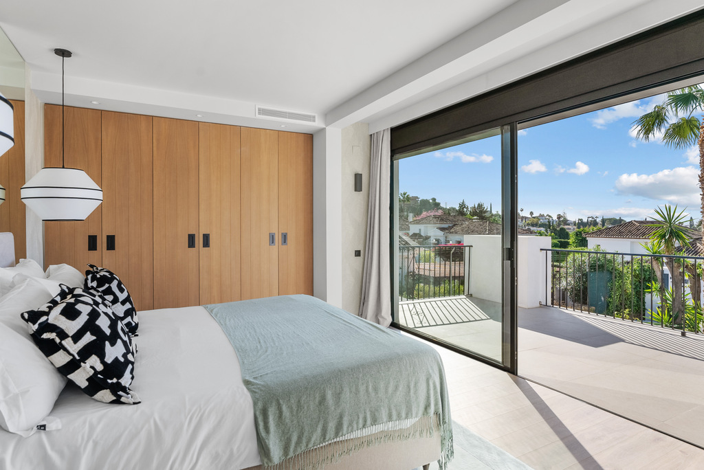 Marbella Scandinavian villa photograph 13