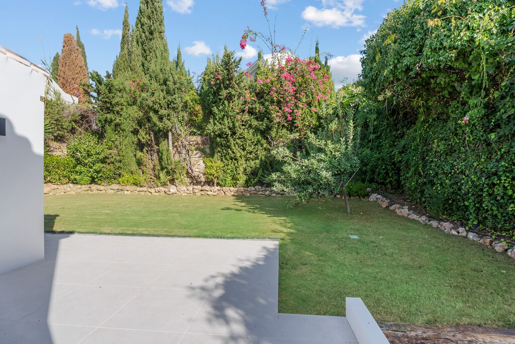 Marbella Scandinavian villa photograph 7