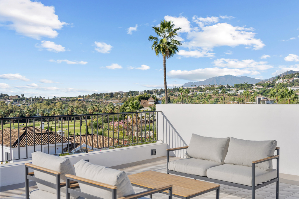 Marbella Scandinavian villa photograph 8